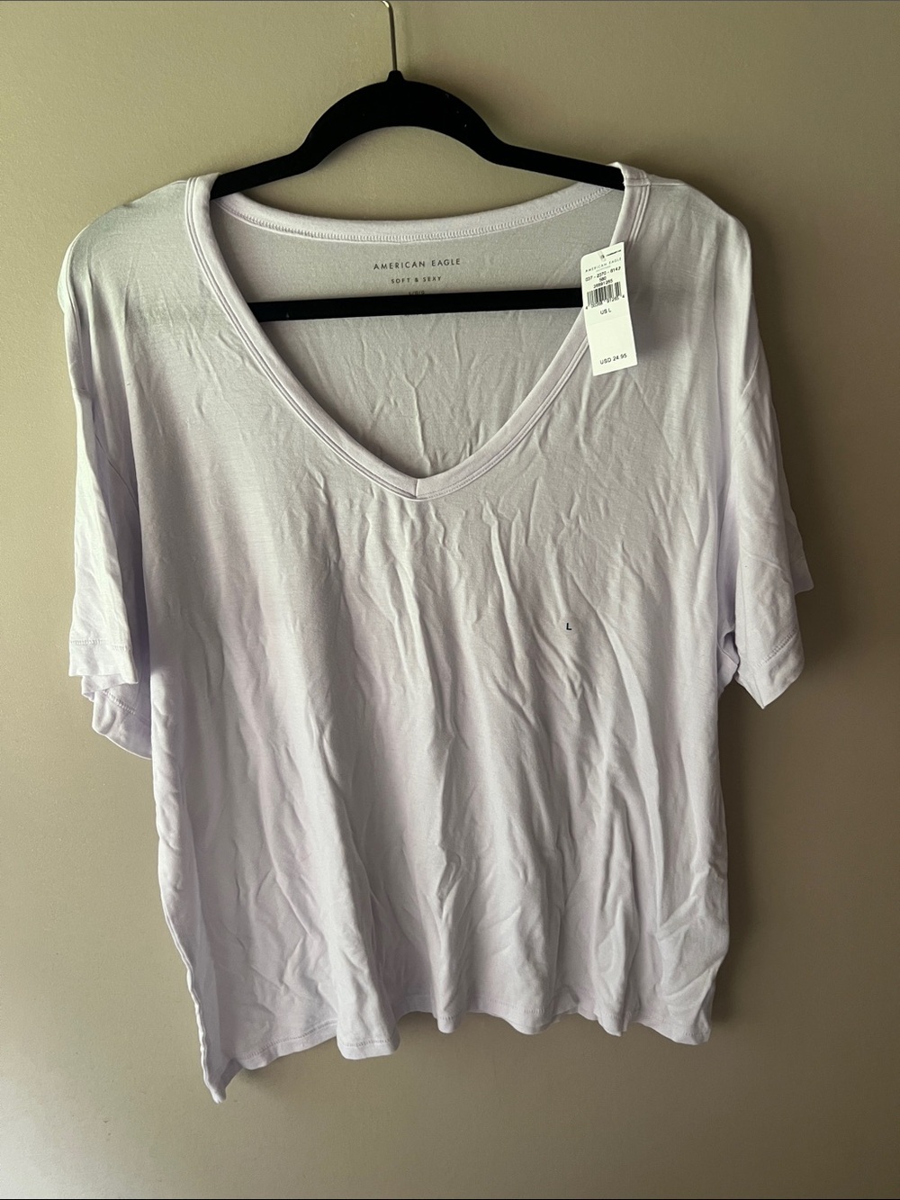 American Eagle Outfitters Light Lavender V-Neck Short Sleeve Tee